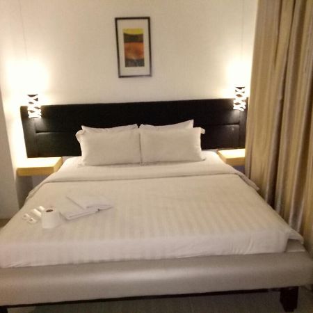 Dragonlink Suites @ Bel-Air Soho Makati City Екстериор снимка